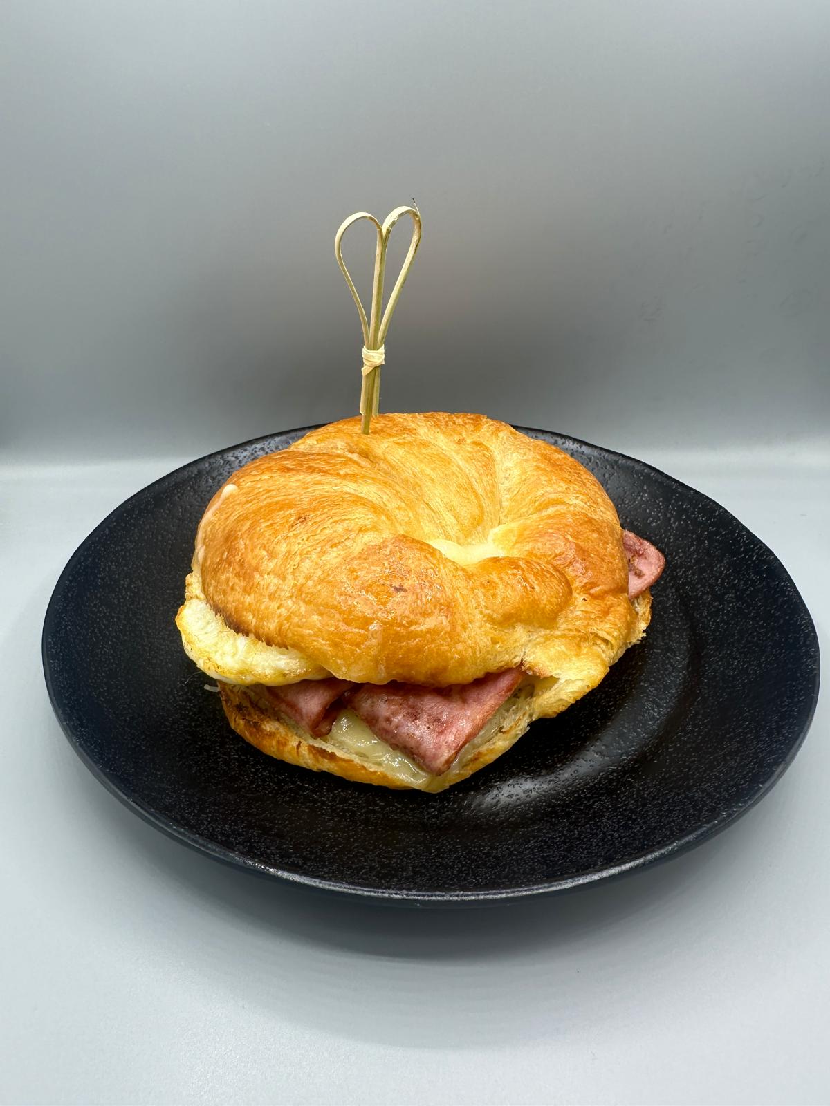 HAM,CHEESE&EGG CROISSANT